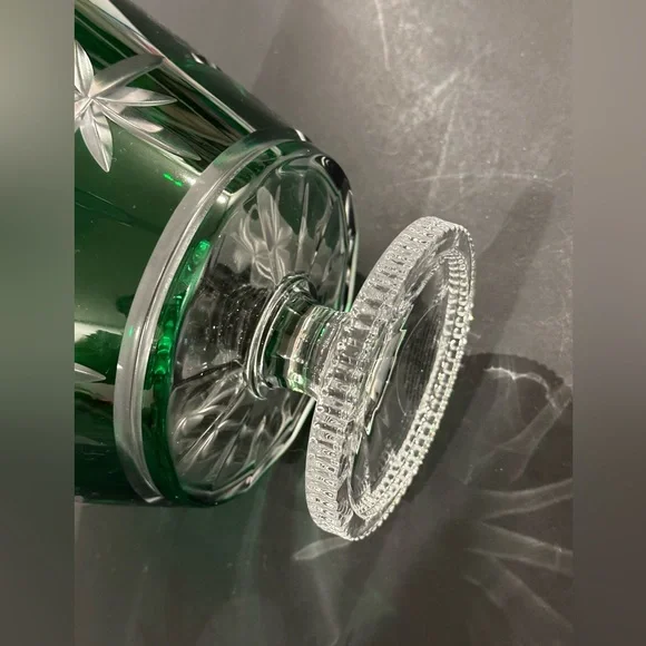 Marquis by Waterford Emerald Green Cut to Clear Starburst Pedestal Footed Bowl - Picture 7 of 7
